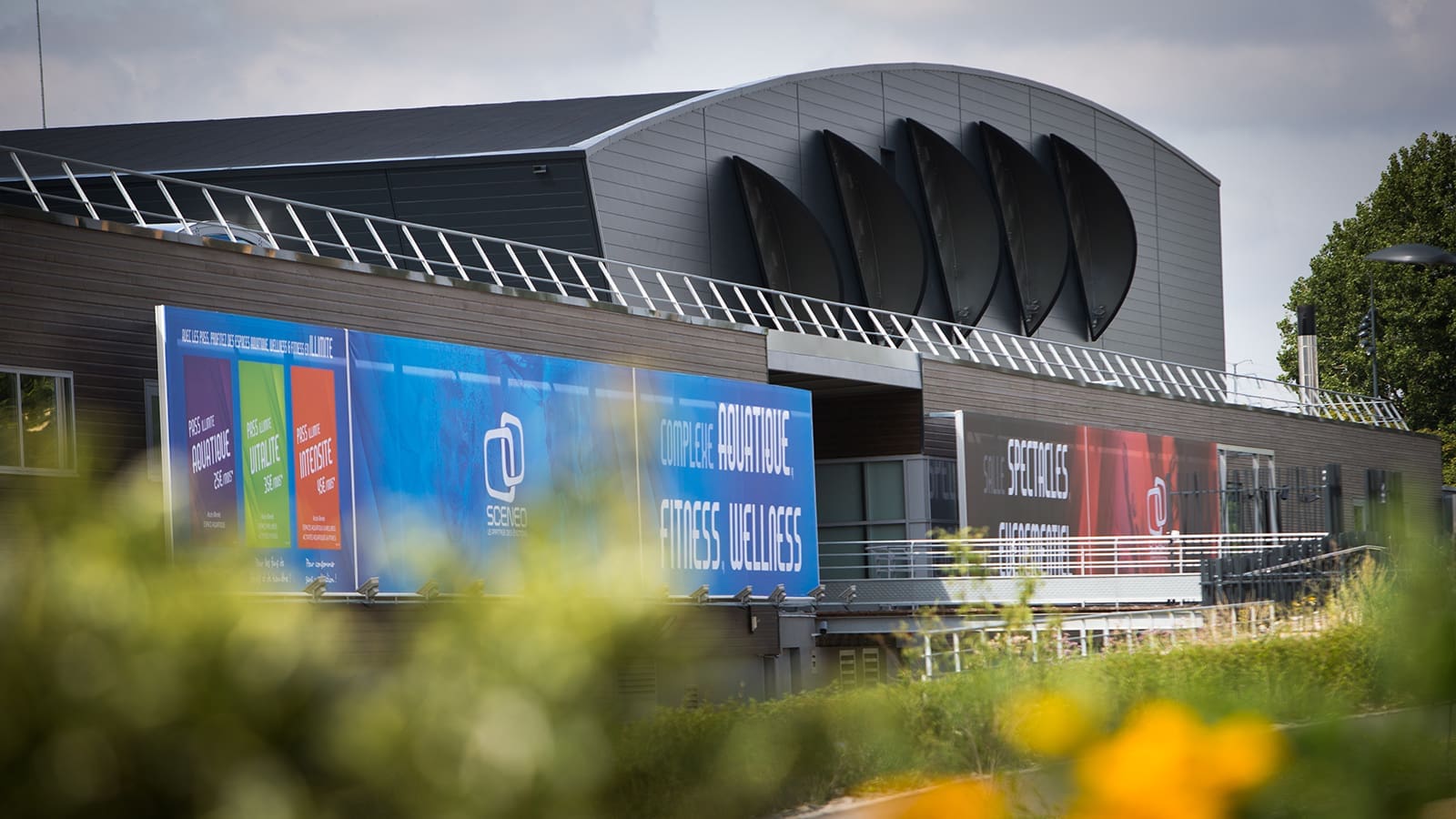 CENTRE AQUATIQUE ET SALLE DE SPECTACLE 