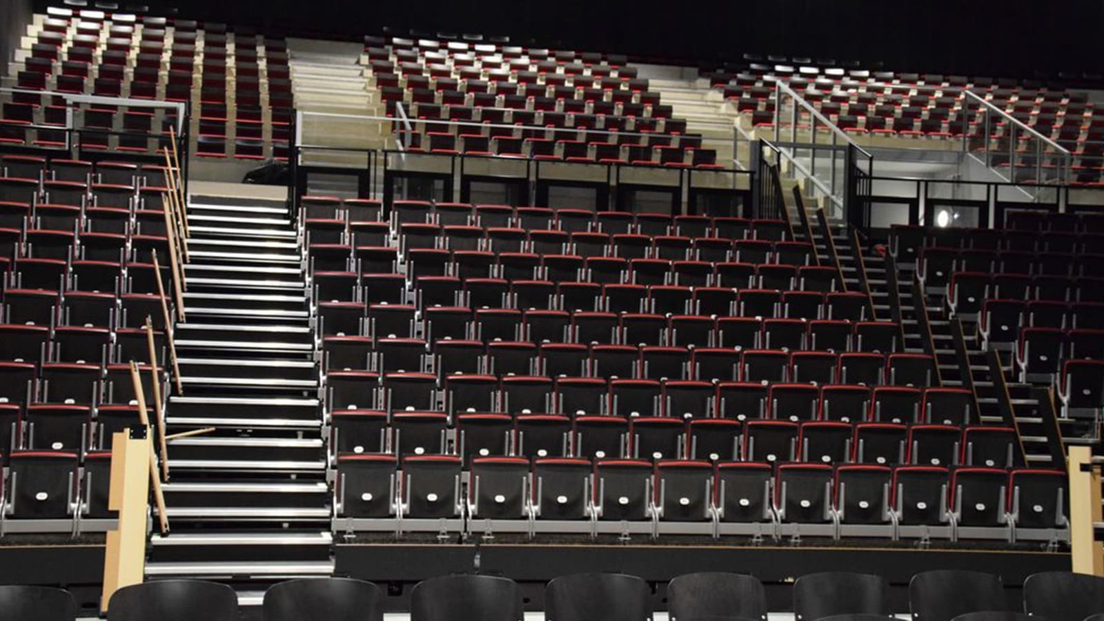 CENTRE AQUATIQUE ET SALLE DE SPECTACLE 