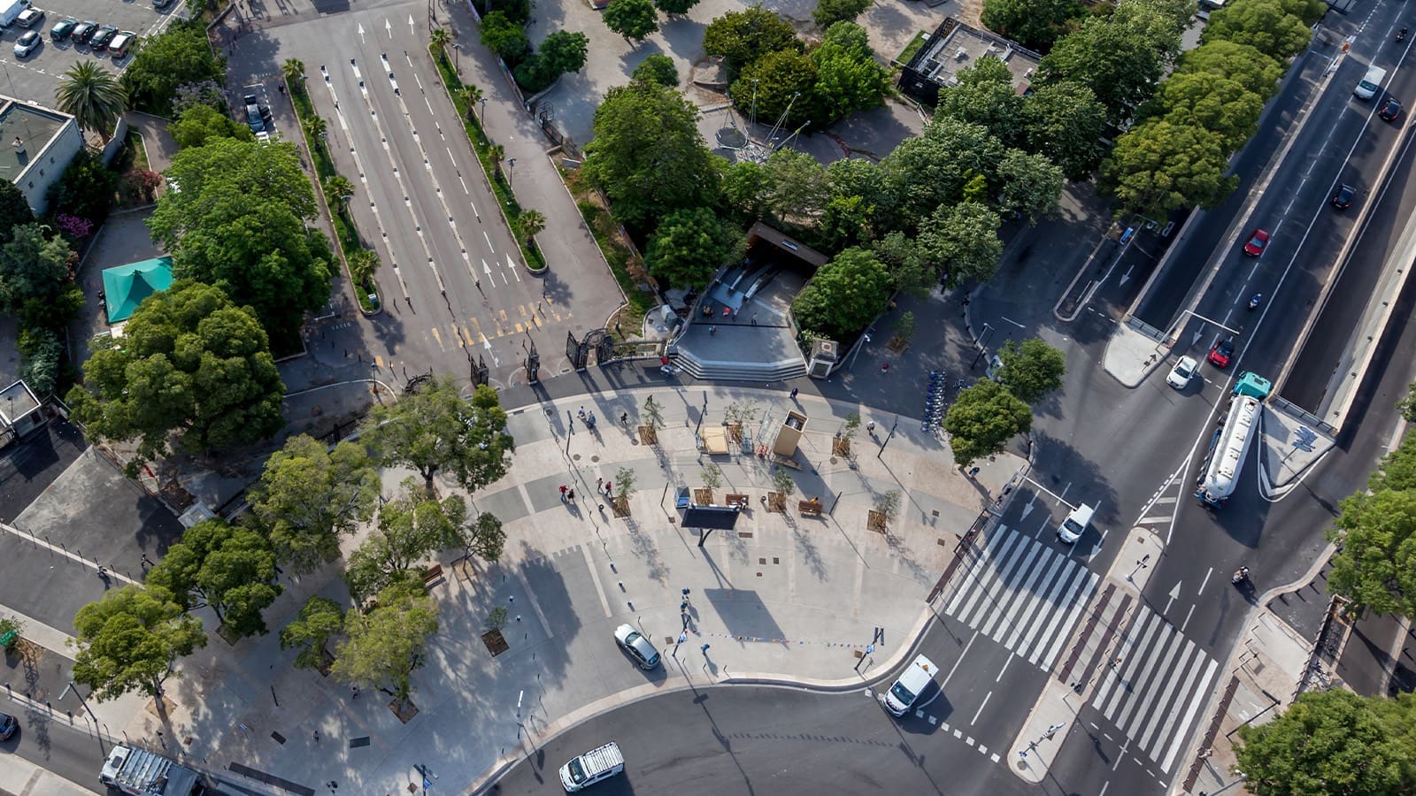 PRADO TRAFFIC ROUNDABOUT #5